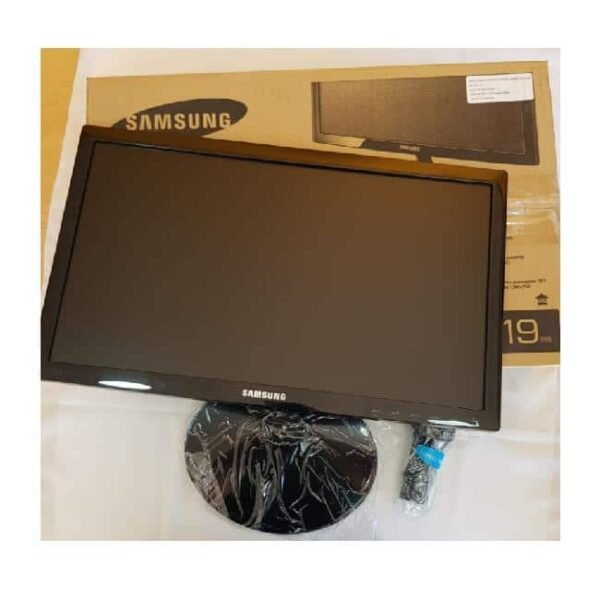 MONITOR SAMSUNG 19" S19D300HY (EN EXHIBICIÓN CON DETALLES ESTETICOS) - Imagen 2